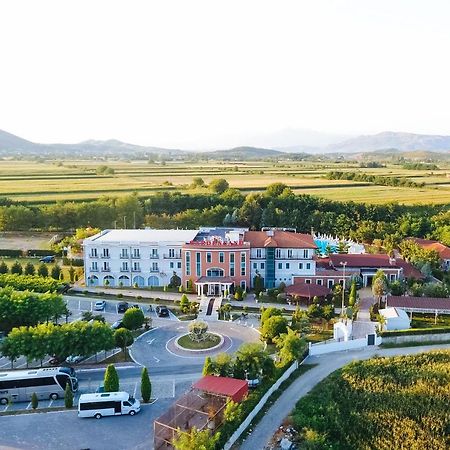 Gardenland Resort Shkoder Exterior photo